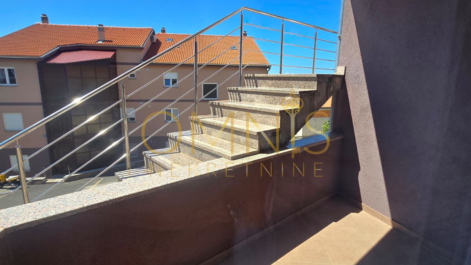 Crikvenica,2S+DB,100m2,3 parkirana mjesta,prodaja!