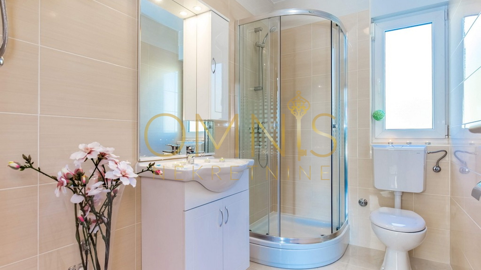 Villa – Private holiday house with a swimming pool and sea view
