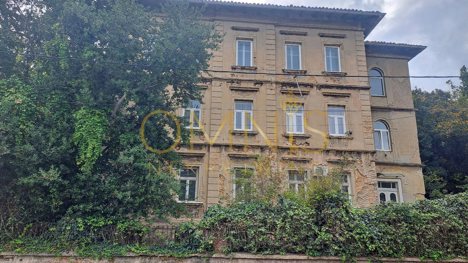 Prostran stan u austrougarskoj vili – Bakar, 120 m²