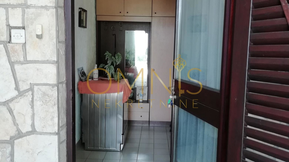 CRIKVENICA – GRIŽANE, kuća 300 m², 5 km od mora, velika okućnica 500 m