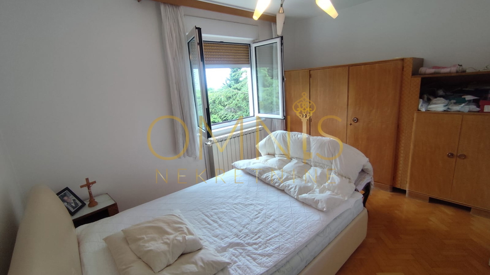 Rijeka, Donja Vežica, 3S+DB, balkon!