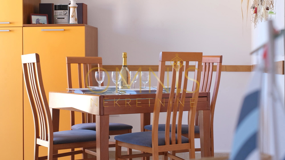 OTOK KRK – KLIMNO, trosoban apartman 60 m² s pogledom na more, 300 m od plaže