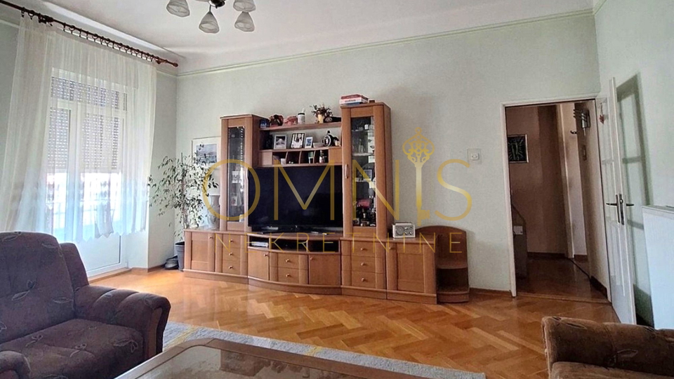 Klasični 5-sobni stan 130m2 s pogledom na more – Belveder, Rijeka