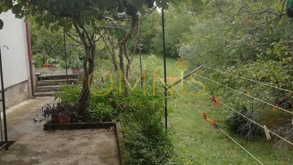 CRIKVENICA – GRIŽANE, kuća 300 m², 5 km od mora, velika okućnica 500 m