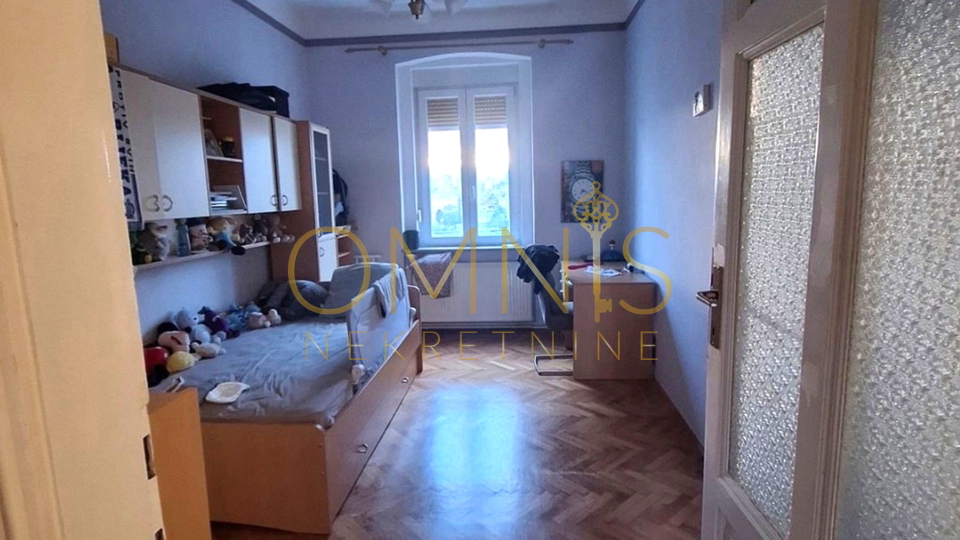 Klasični 5-sobni stan 130m2 s pogledom na more – Belveder, Rijeka