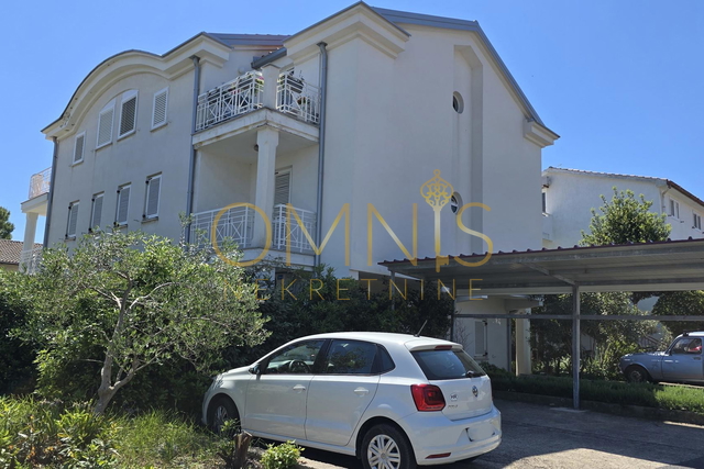 Apartman u Krku s parkirnim mjestom – 300 m od mora