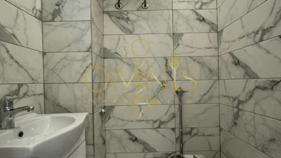 RIJEKA,POSLOVNI PROSTOR-24m2, CENTAR,ADAPTIRAN!