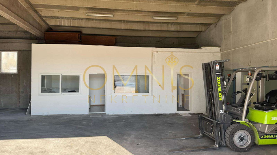 Dražice -skladišni prostor, 400 m2, najam!