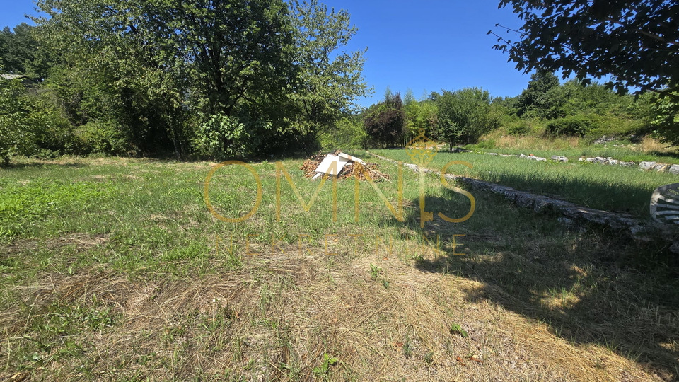 Kastav, Trinajstići -zemljište – 1195 m², građevinska zona 785 m², prodaja!
