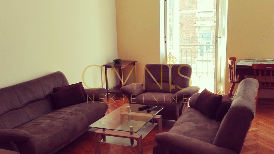 Rijeka, Centar – prostran stan 80 m², 3-sobni