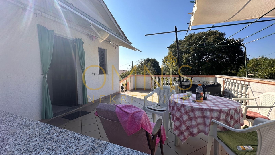 OTOK KRK- dvojna kuća, okućnica!