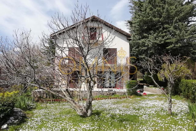 CRIKVENICA – GRIŽANE, kuća 300 m², 5 km od mora, velika okućnica 500 m