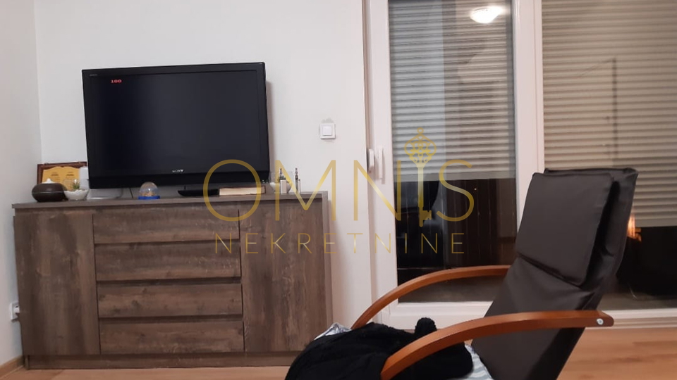 Viškovo centar – moderan dvosoban stan s pogledom na more