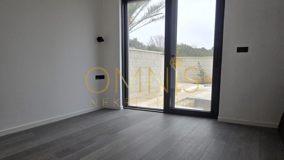 Krk,vila sa bazenom3S+DB,170m2,prodaja!