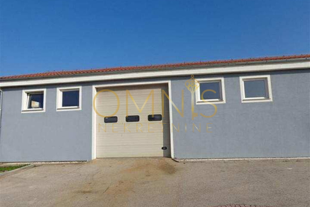 Mavrinci -skladišni prostor, 220m2, najam!