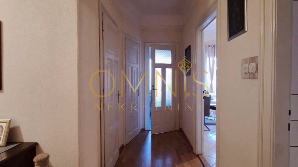 Klasični 5-sobni stan 130m2 s pogledom na more – Belveder, Rijeka