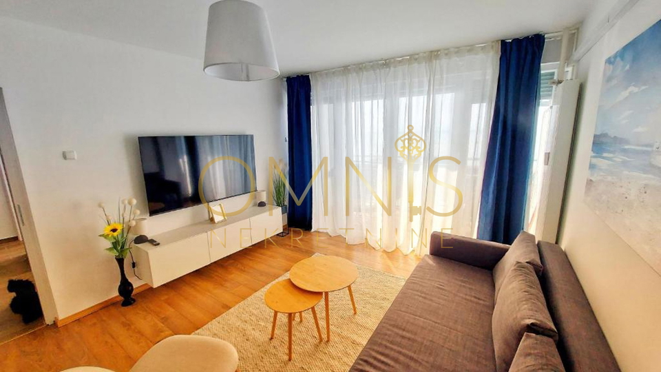 Potpuno renoviran i moderno uređen stan na Rastočinama