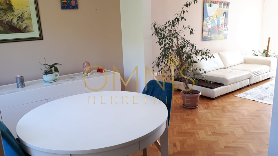 ŠKURINJE – SPACIOUS AND SUNNY APARTMENT, 2 BEDROOMS + DINING ROOM, 68 m²