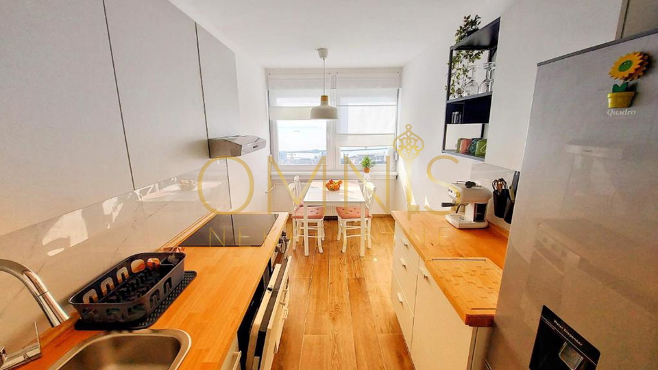 Potpuno renoviran i moderno uređen stan na Rastočinama