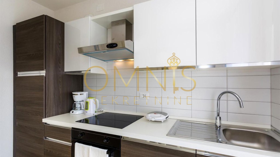 GRAD KRK – SAMOSTOJEĆA KUĆA UZ MORE I PLAŽU, 450 m²