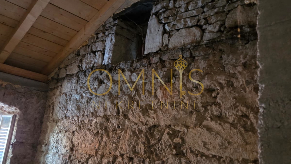 Kuća Marčelji, Viškovo - kamena kuća s pomoćnim objektom i prostranim dvorištem