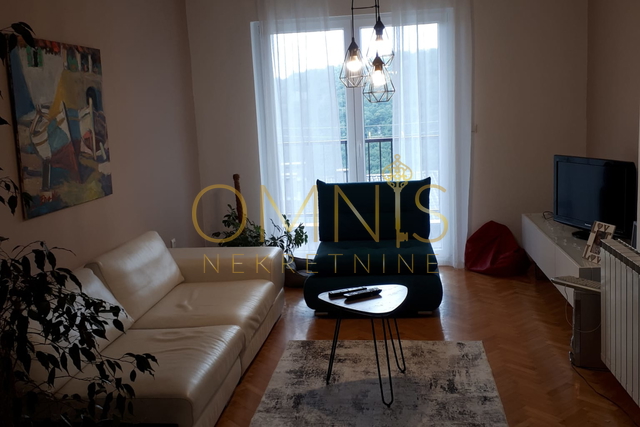 ŠKURINJE – SPACIOUS AND SUNNY APARTMENT, 2 BEDROOMS + DINING ROOM, 68 m²