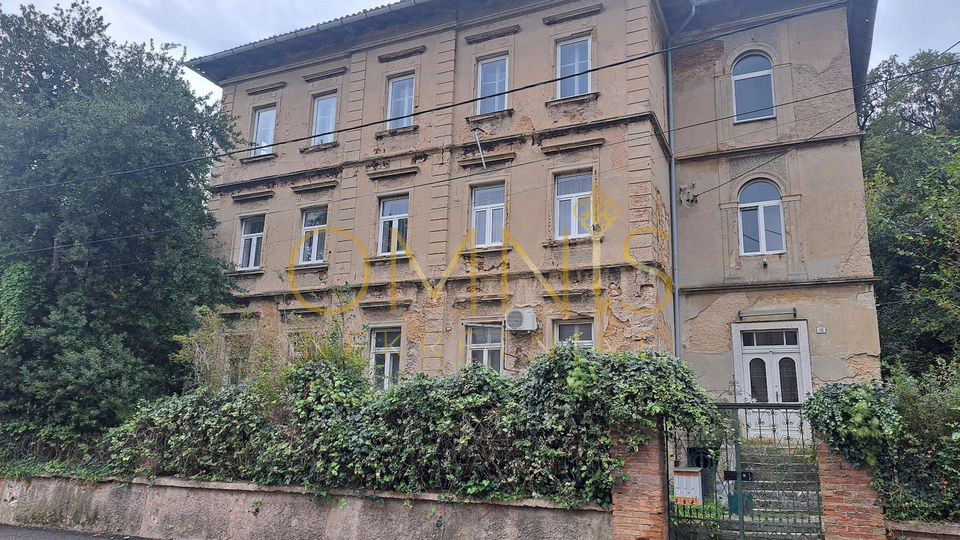 Prostran stan u austrougarskoj vili – Bakar, 120 m²