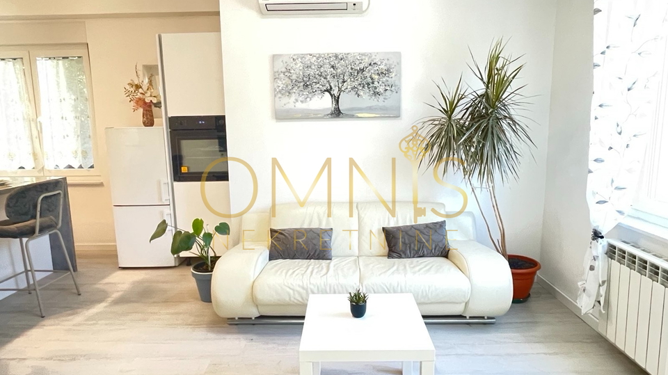 Najam moderno novouređenog dvosobnog stana s dnevnim boravkom – Rijeka, Bulevard