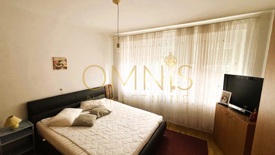 Novi Vinodolski – Prostrani stan od 80 m² s parkirnim mjestom