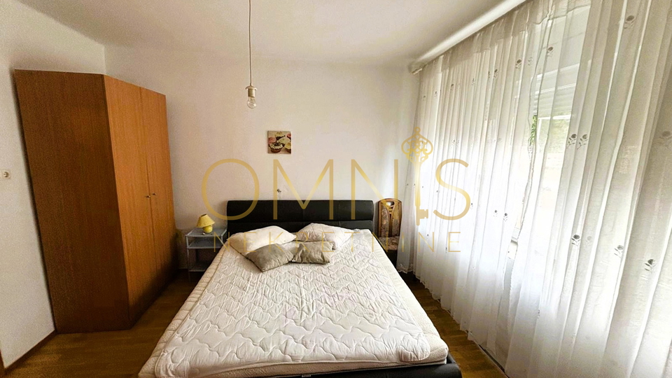Novi Vinodolski – Prostrani stan od 80 m² s parkirnim mjestom