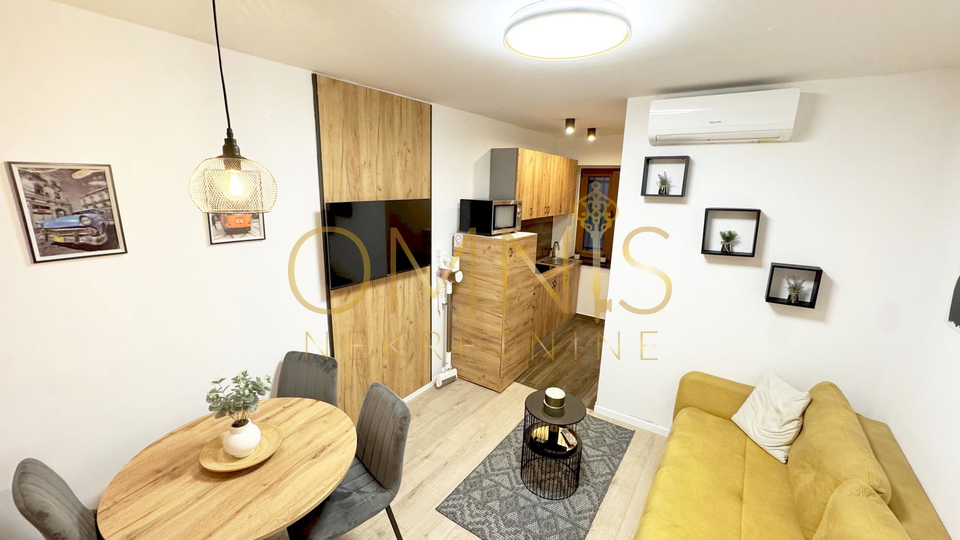 Rijeka - Korzo, moderan i potpuno opremljen dvosobni stan