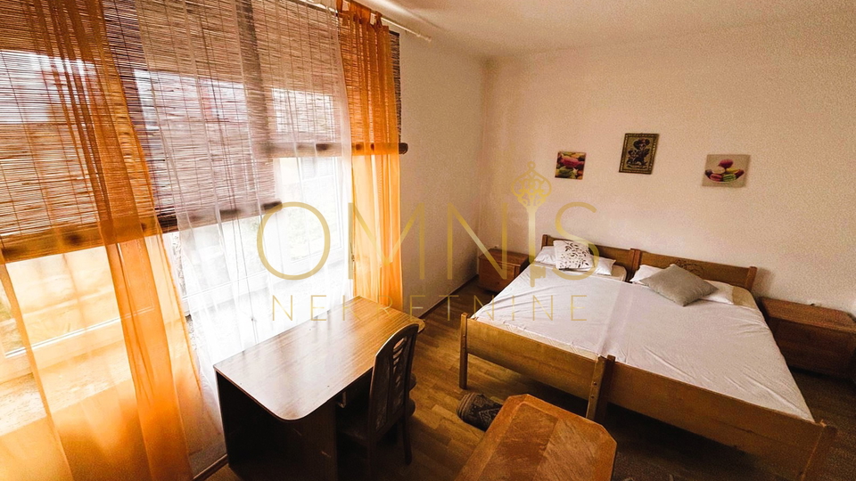 Novi Vinodolski – Prostrani stan od 80 m² s parkirnim mjestom