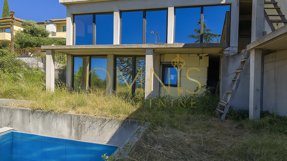 Opatija centar – samostojeća kuća 380 m², 3 stana, bazen, panoramski pogled na more