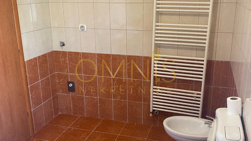 PRODAJA - Donja Drenova, 71.62 m², 1. kat, privatni parking, pogled na more