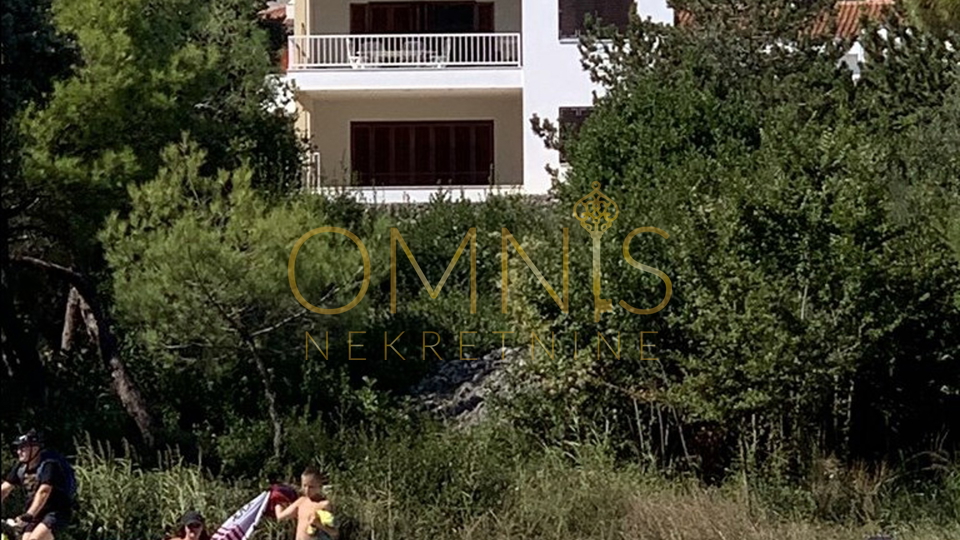GRAD KRK – SAMOSTOJEĆA KUĆA UZ MORE I PLAŽU, 450 m²