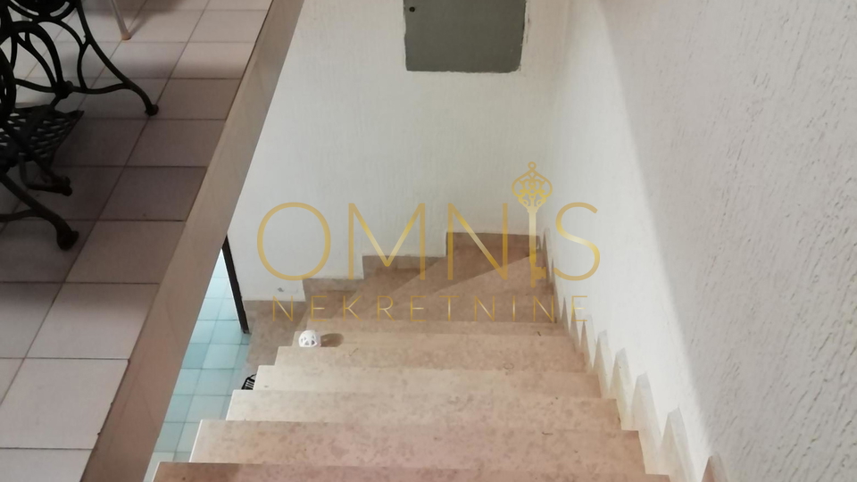 CRIKVENICA – GRIŽANE, kuća 300 m², 5 km od mora, velika okućnica 500 m