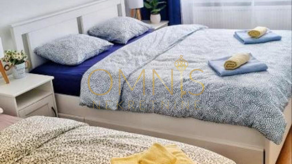 Potpuno renoviran i moderno uređen stan na Rastočinama