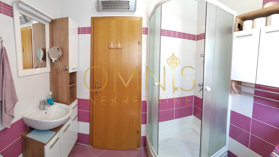 OTOK KRK – KLIMNO, trosoban apartman 60 m² s pogledom na more, 300 m od plaže