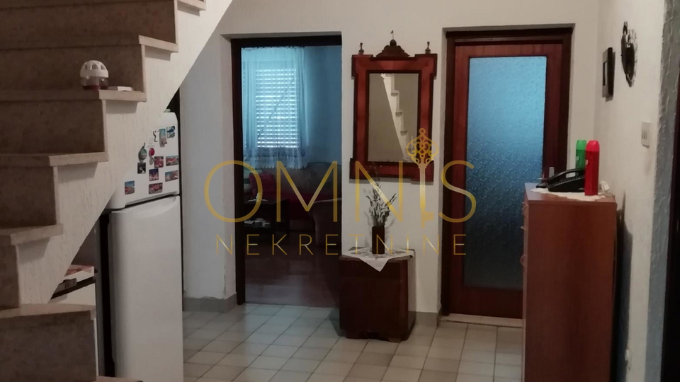 CRIKVENICA – GRIŽANE, kuća 300 m², 5 km od mora, velika okućnica 500 m