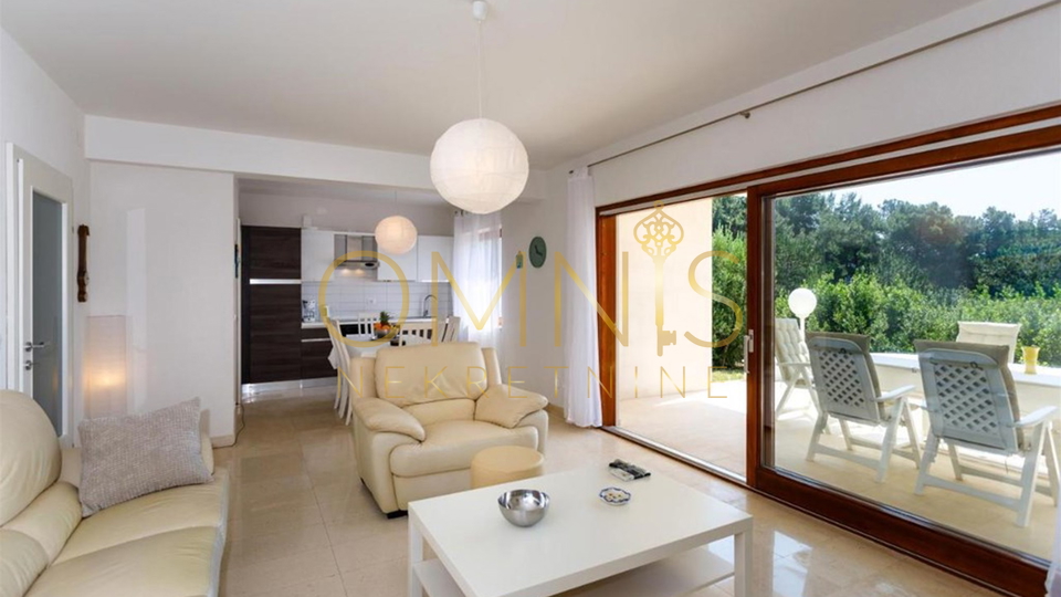 GRAD KRK – SAMOSTOJEĆA KUĆA UZ MORE I PLAŽU, 450 m²