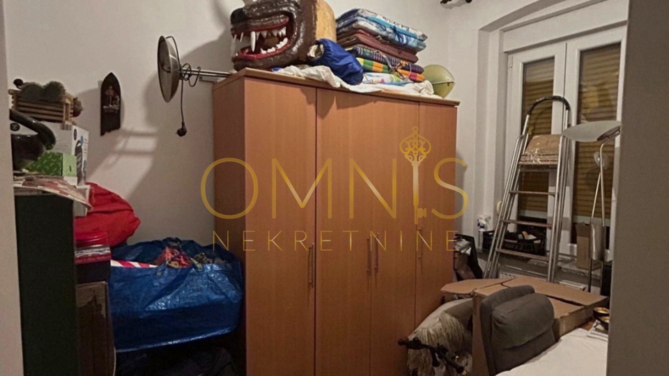 Klasični 5-sobni stan 130m2 s pogledom na more – Belveder, Rijeka