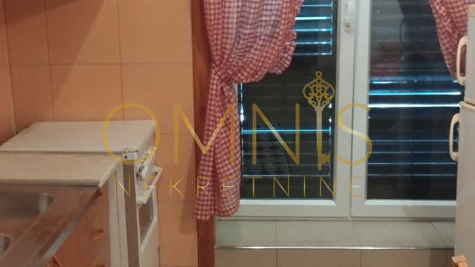 Garsonjera za najam, Bulevard