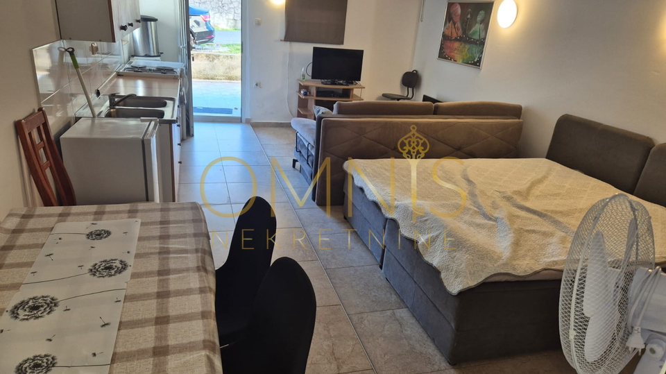 Rešetari – Namještena garsonijera, 40 m²