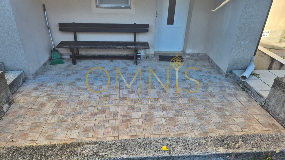 Rešetari – Namještena garsonijera, 40 m²