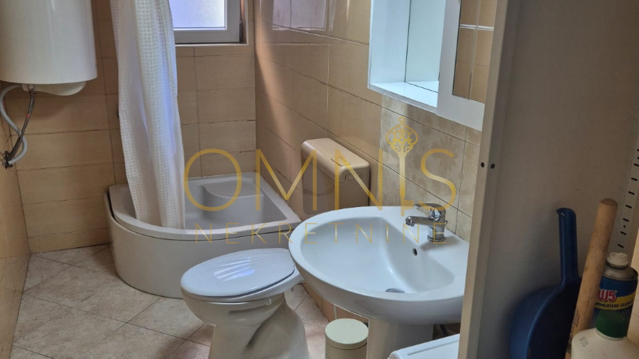 Rešetari – Namještena garsonijera, 40 m²