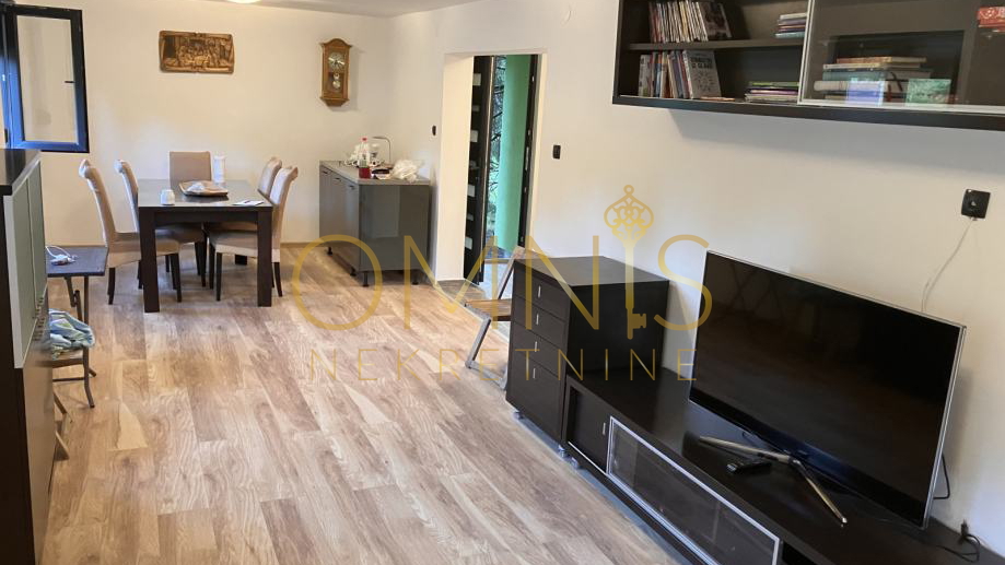 Bjelolasica, Jasenak -samostojeća dvokatnica, prodaja ili zamjena za stan u Rijeci!