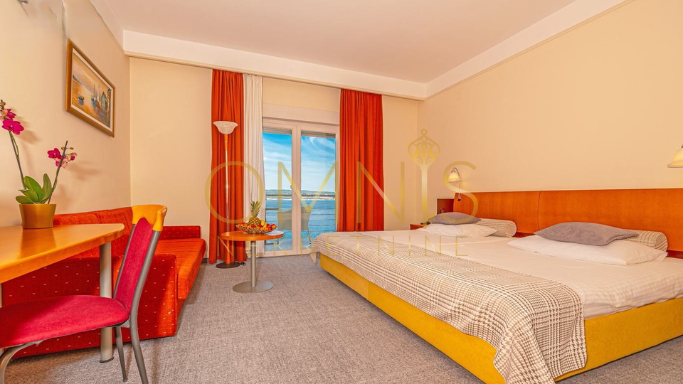 Hotel  4*, prvi red do mora – Crikvenica / Selce