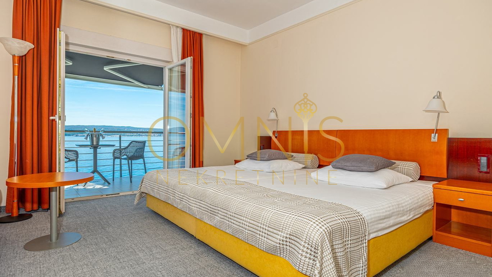 Hotel  4*, prvi red do mora – Crikvenica / Selce