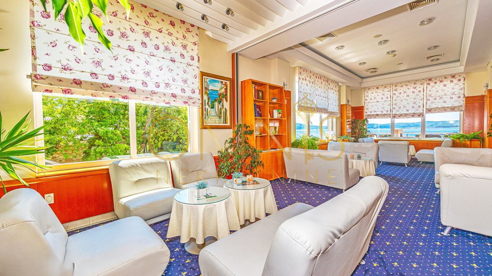 Hotel  4*, prvi red do mora – Crikvenica / Selce