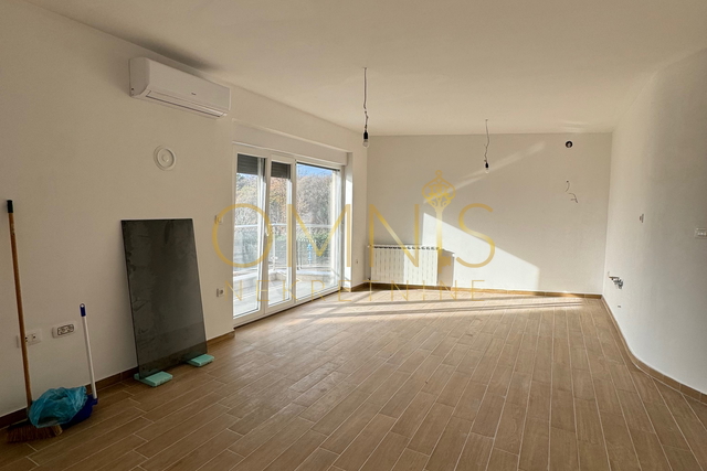 RIJEKA,GORNJI ZAMET- stan 75m2, 2S + DB, GARAŽA,PARKING I OKUĆNICA